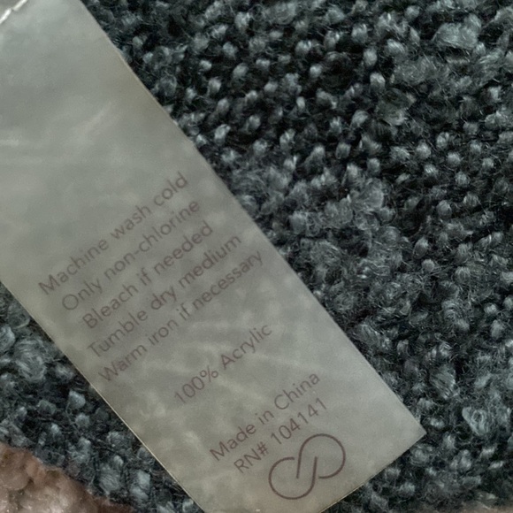 CALIA by Carrie Underwood Wrap - Picture 11 of 11